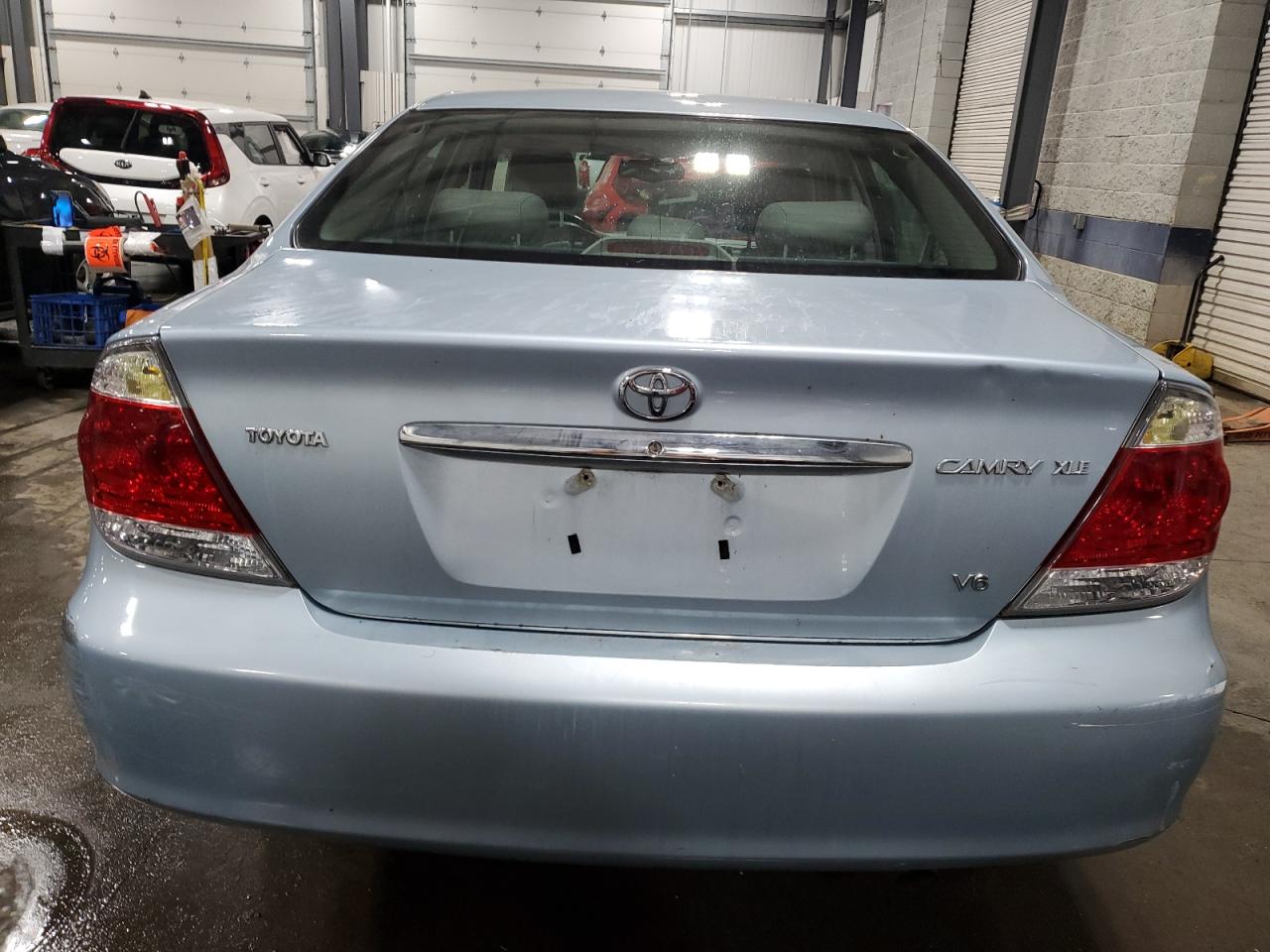 4T1BF30K75U594138 2005 Toyota Camry Le