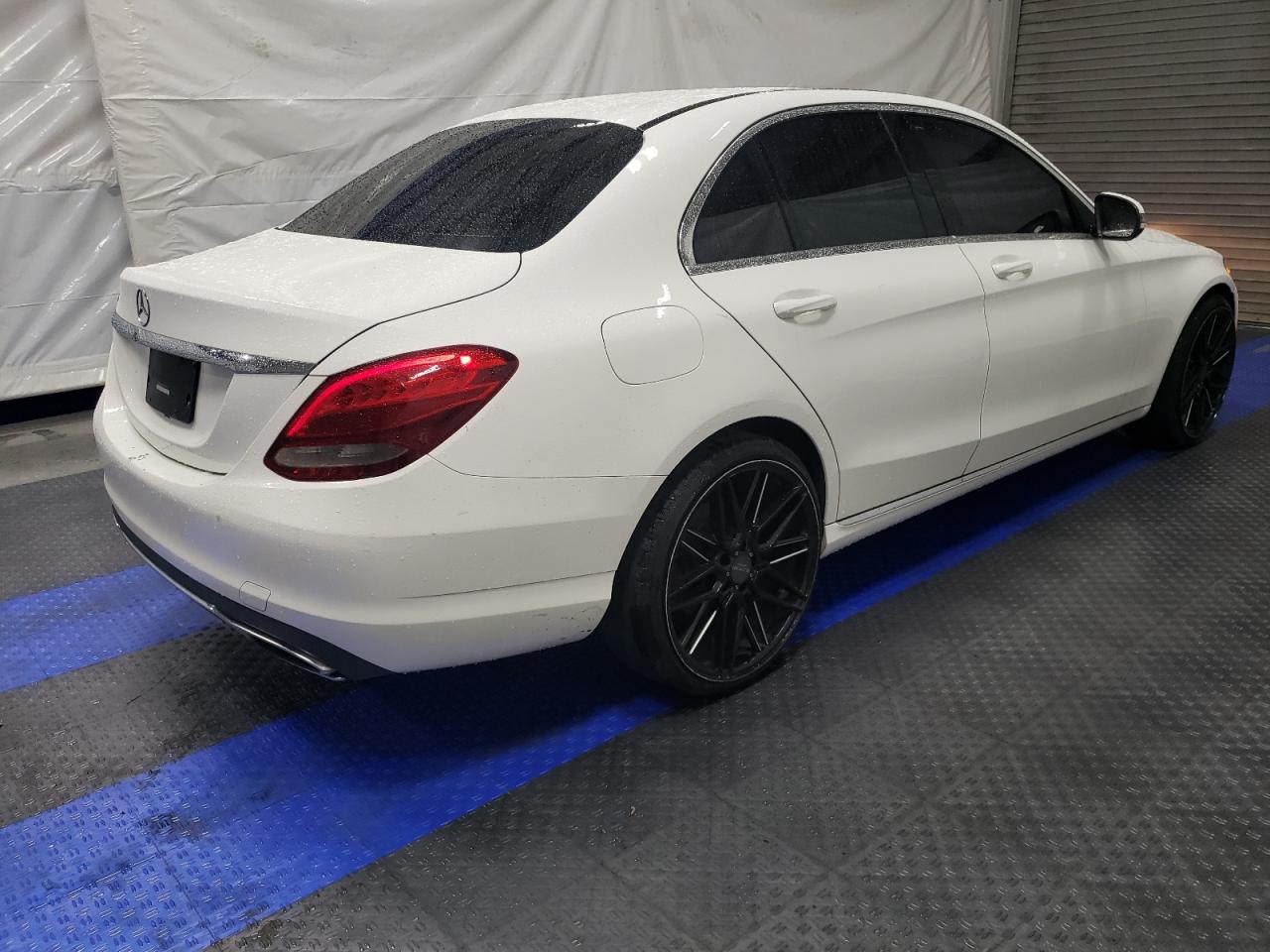 2016 Mercedes-Benz C 300 vin: 55SWF4JBXGU151468