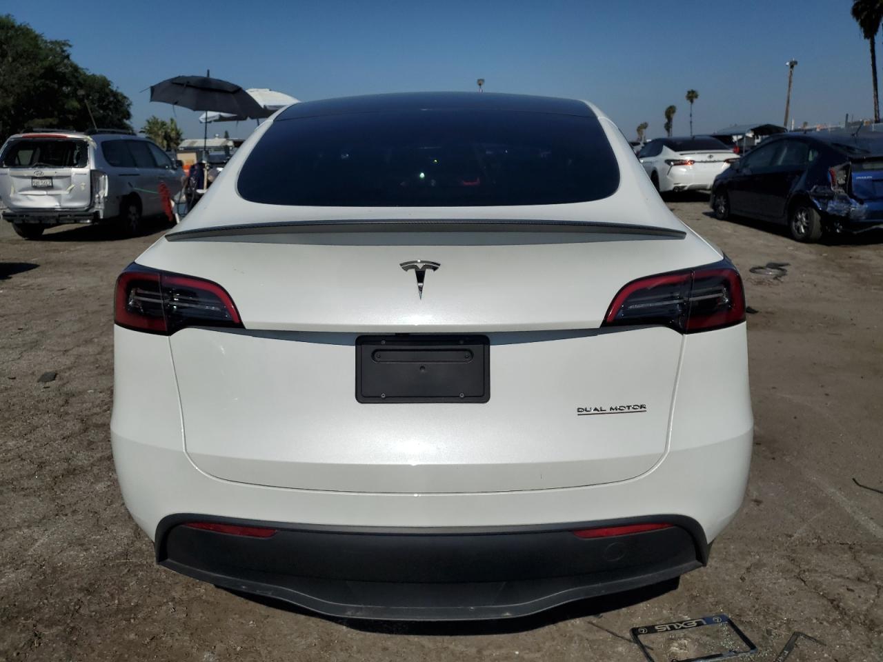 7SAYGDEF8PF811644 2023 Tesla Model Y