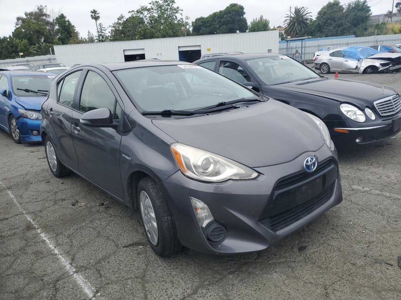 JTDKDTB30G1130645 2016 Toyota Prius C