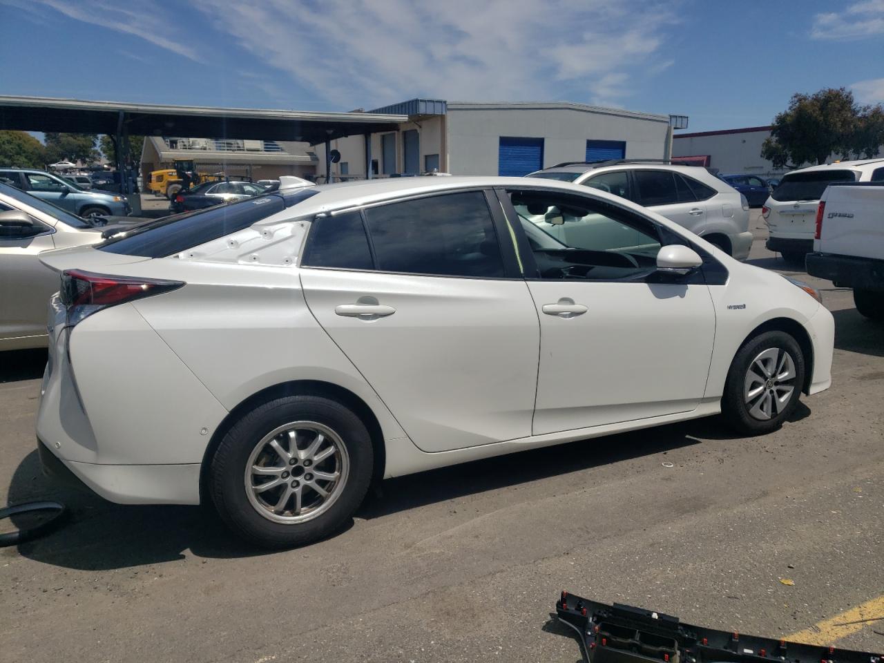 JTDKBRFU5J3063015 2018 Toyota Prius