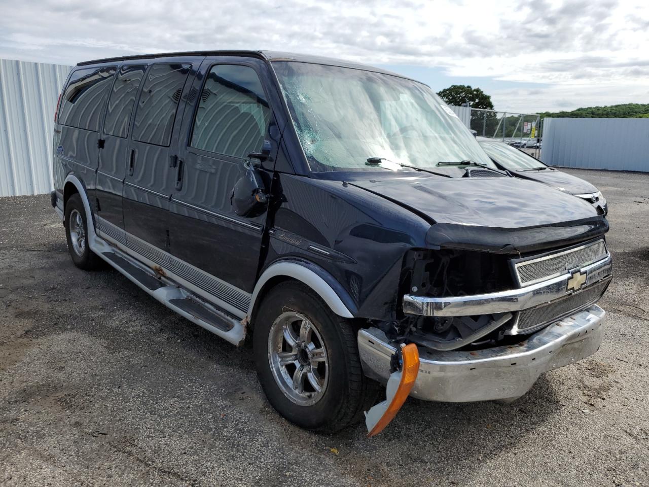 1GBUGEB42A1175201 2010 Chevrolet Express G1500 4Lt