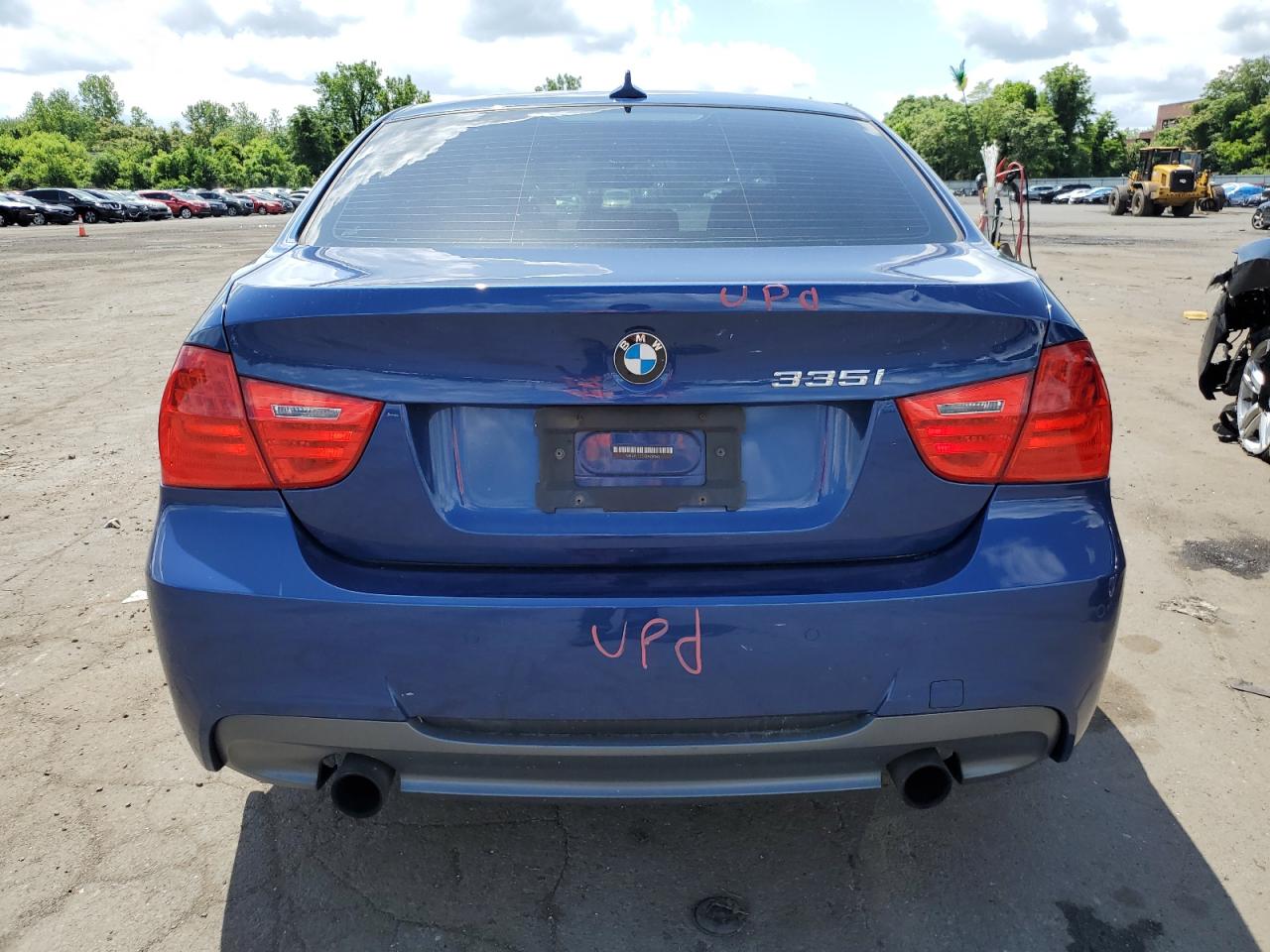 WBAPL5C57BA982565 2011 BMW 335 Xi