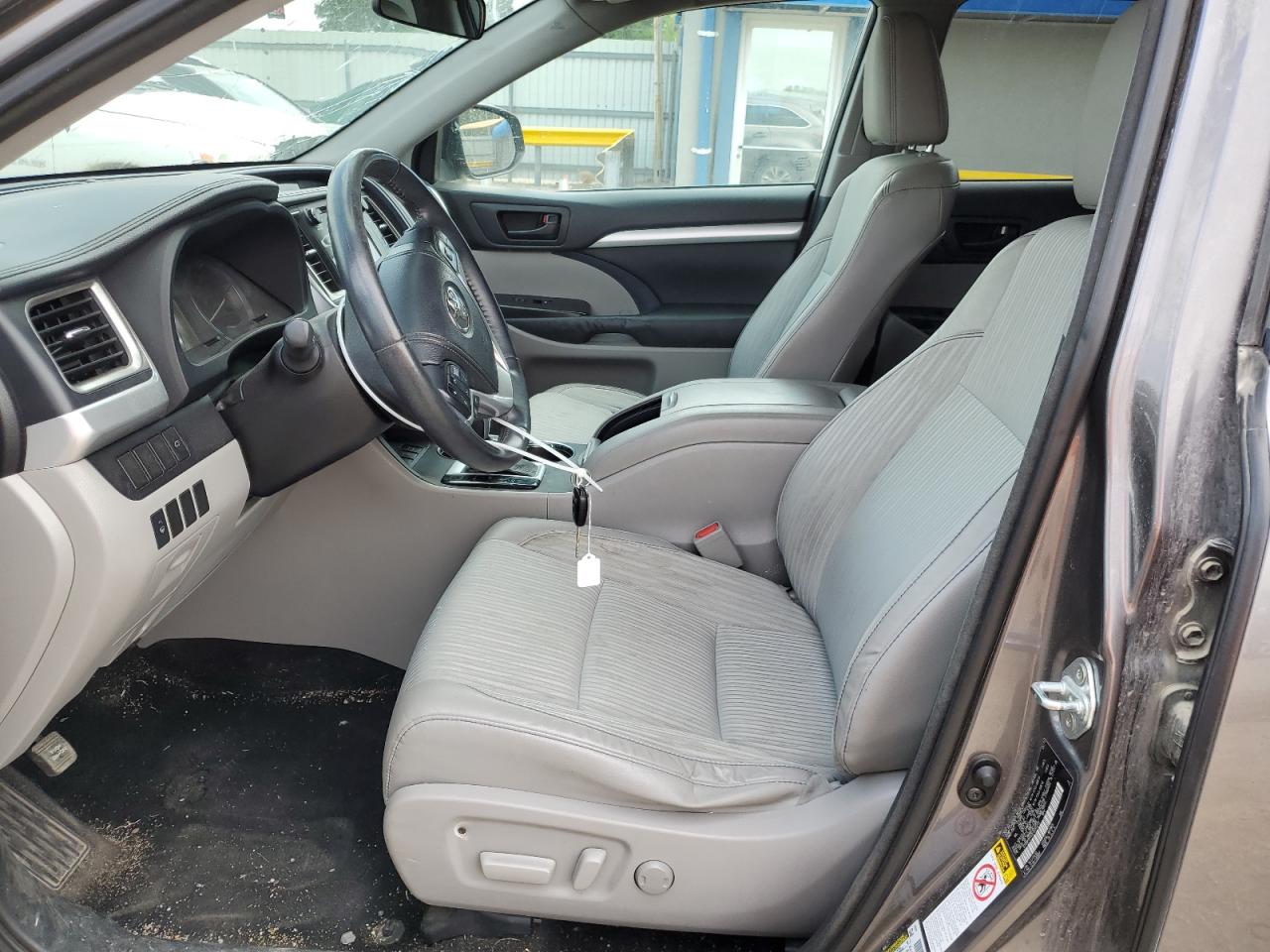 5TDBKRFH2ES045272 2014 Toyota Highlander Le