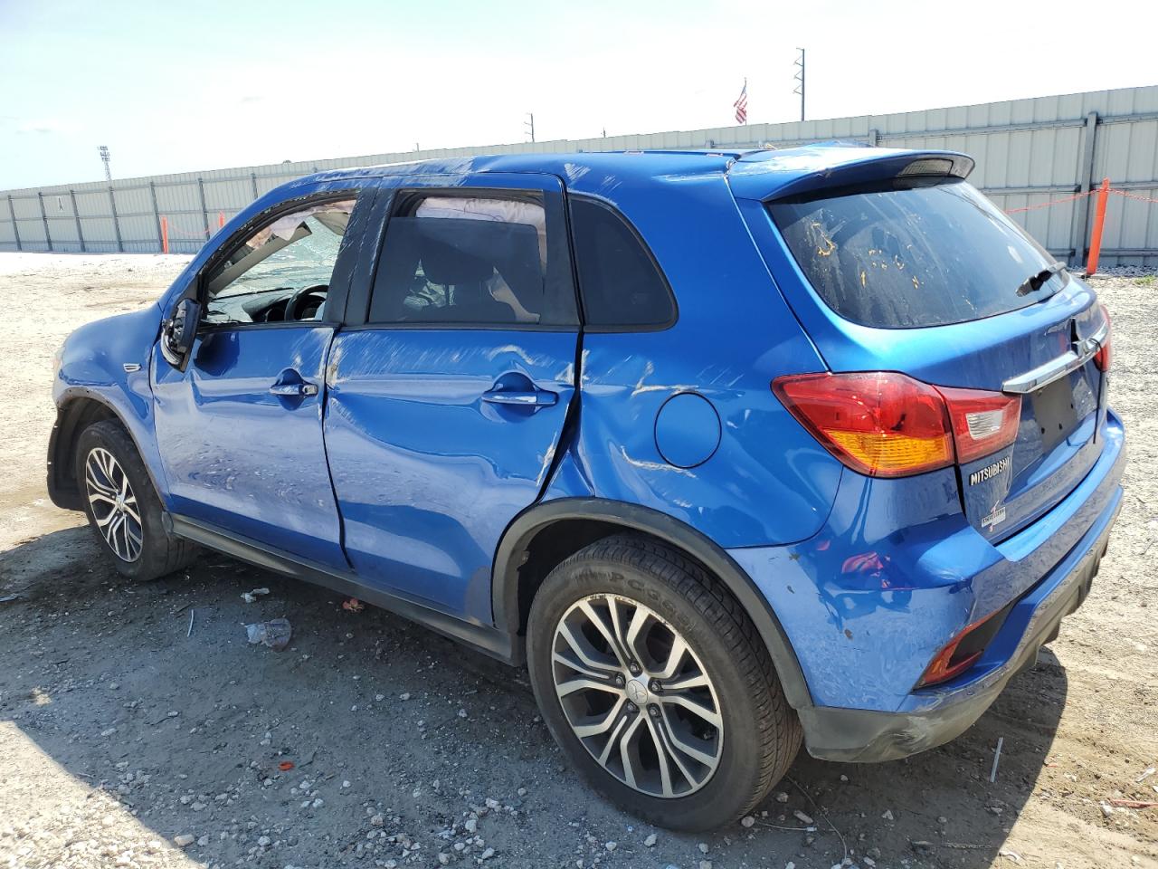 JA4AP3AU9JZ018975 2018 Mitsubishi Outlander Sport Es