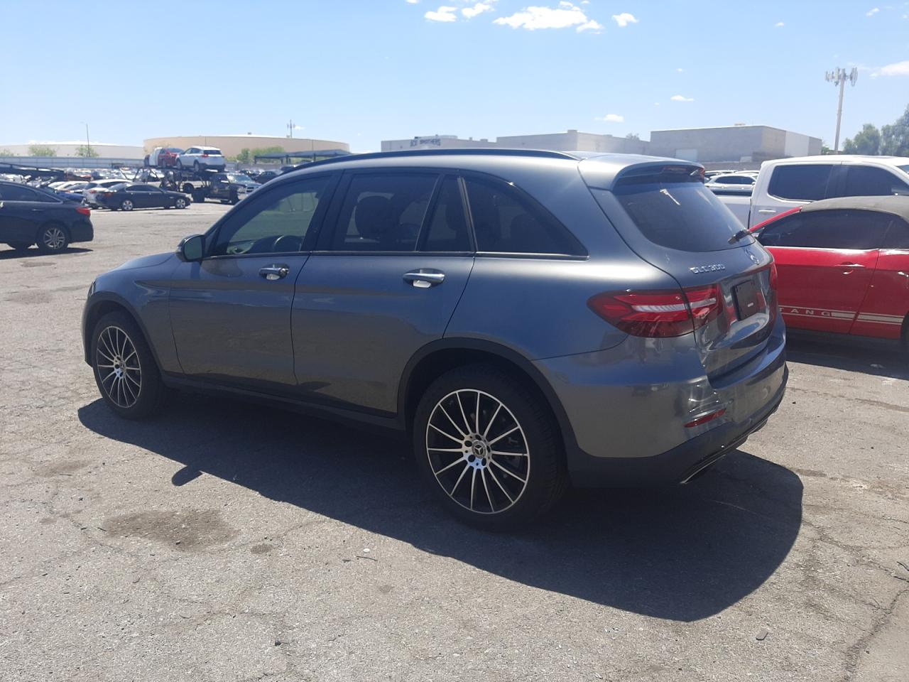 2018 Mercedes-Benz Glc 300 vin: WDC0G4JB7JV079569