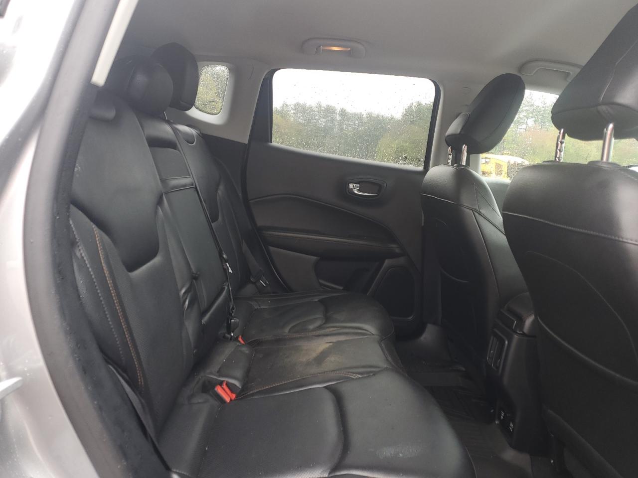 3C4NJDCB8JT201673 2018 Jeep Compass Limited