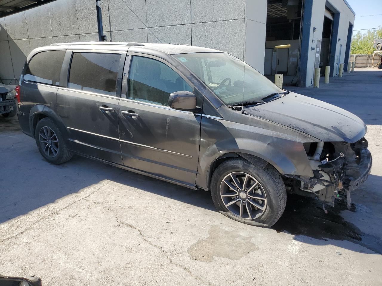 2C4RDGCG7HR603963 2017 Dodge Grand Caravan Sxt