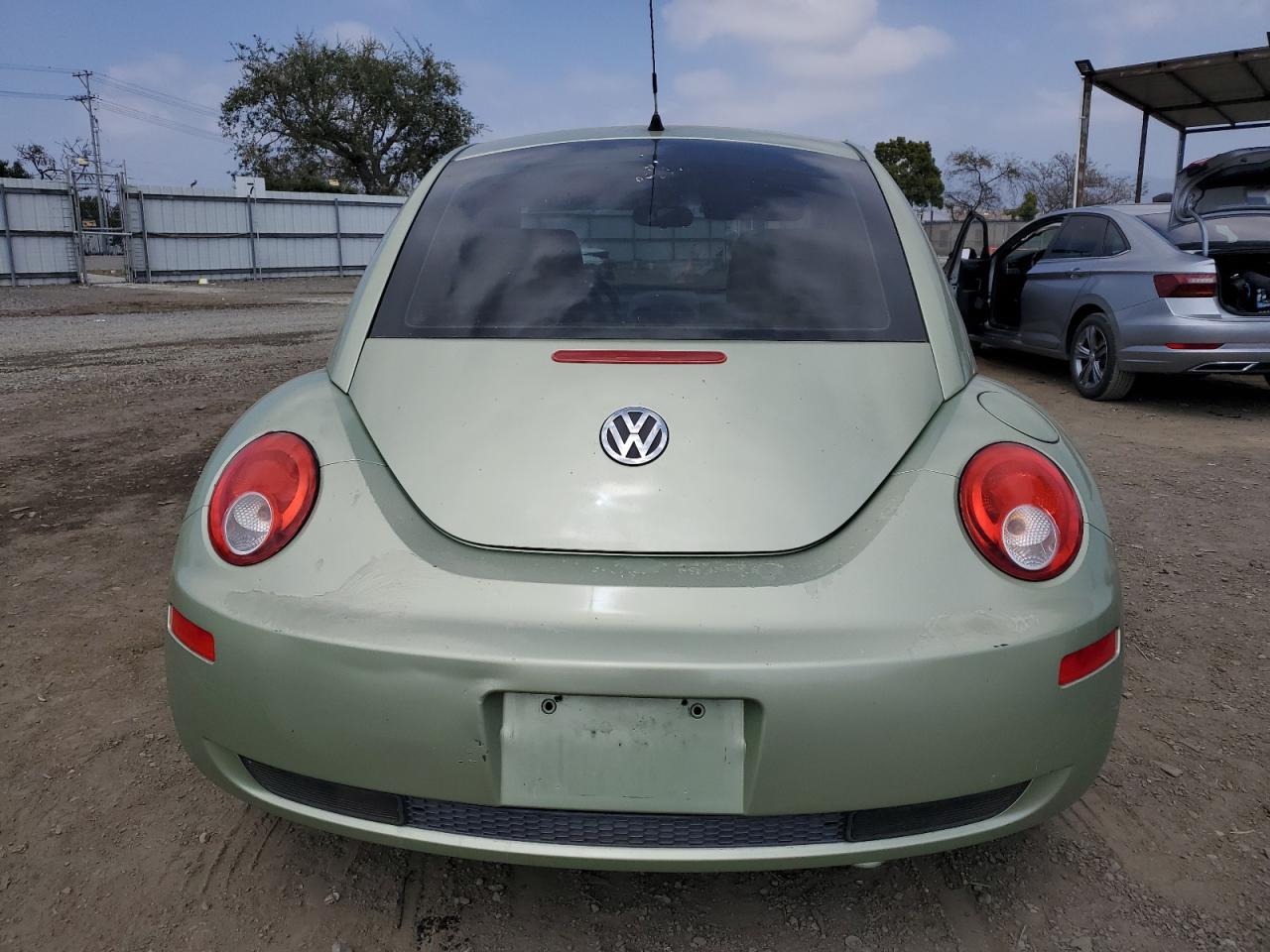 3VWRW31C78M500713 2008 Volkswagen New Beetle S