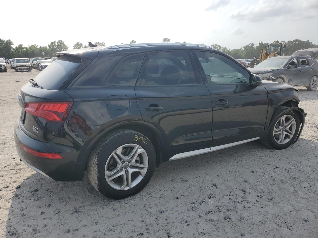 WA1ANAFY1J2166049 2018 Audi Q5 Premium