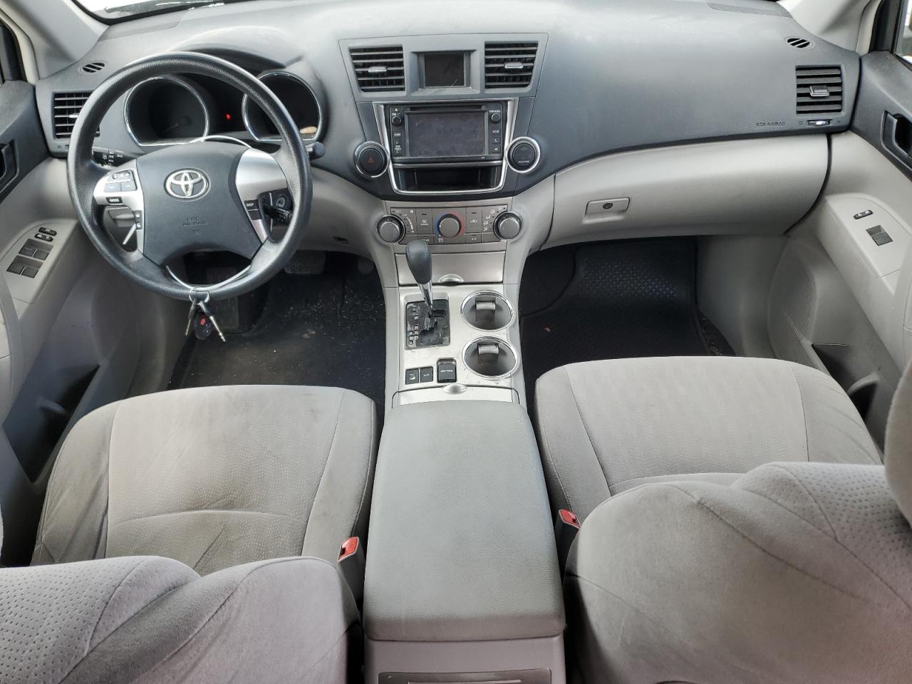 5TDBK3EH1DS209172 2013 Toyota Highlander Base