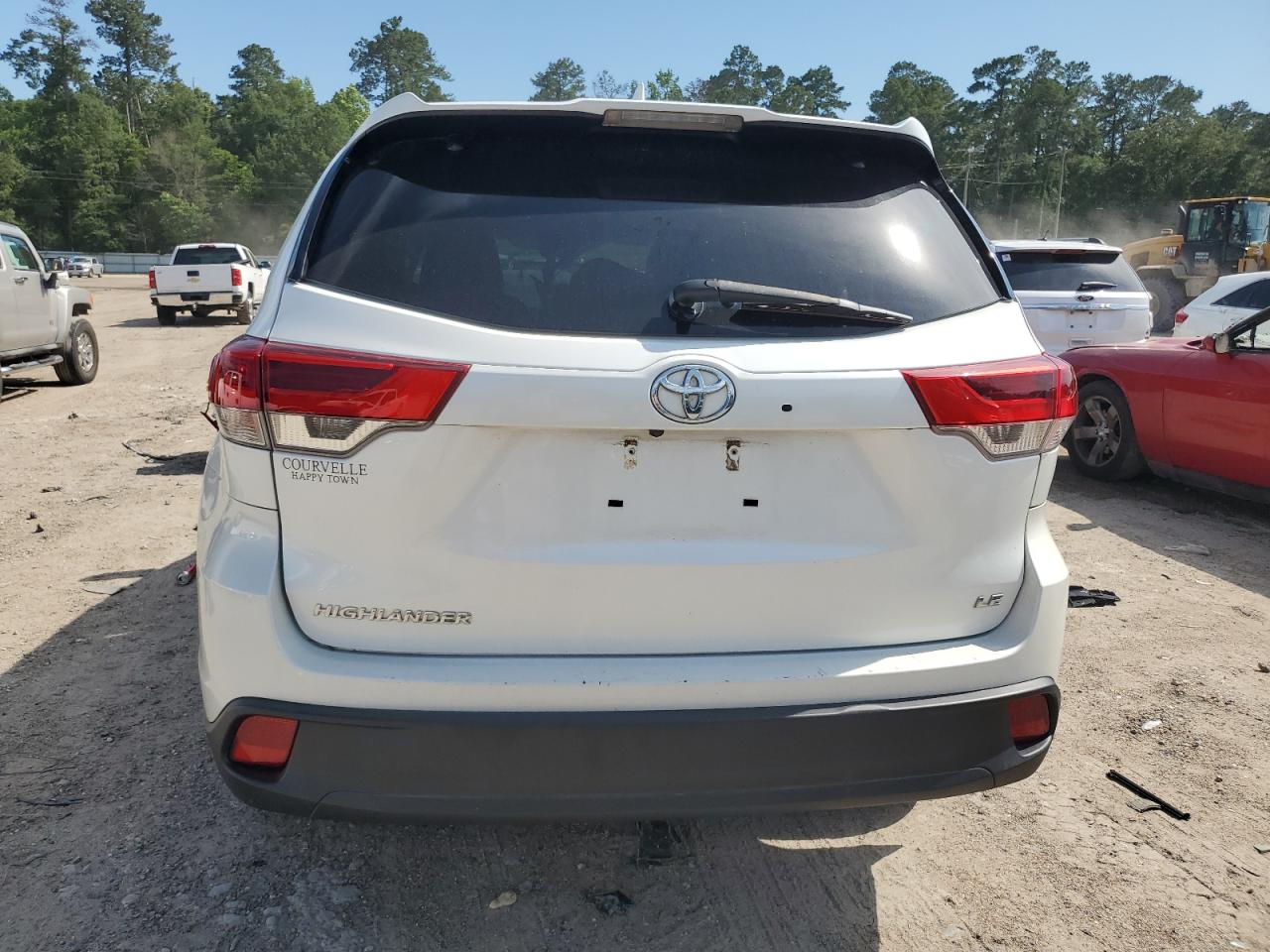 5TDZZRFH9HS233639 2017 Toyota Highlander Le