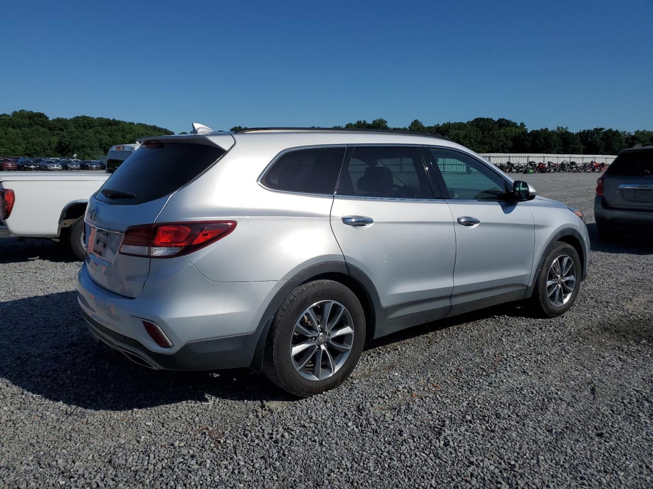 KM8SN4HF2HU191026 2017 Hyundai Santa Fe Se