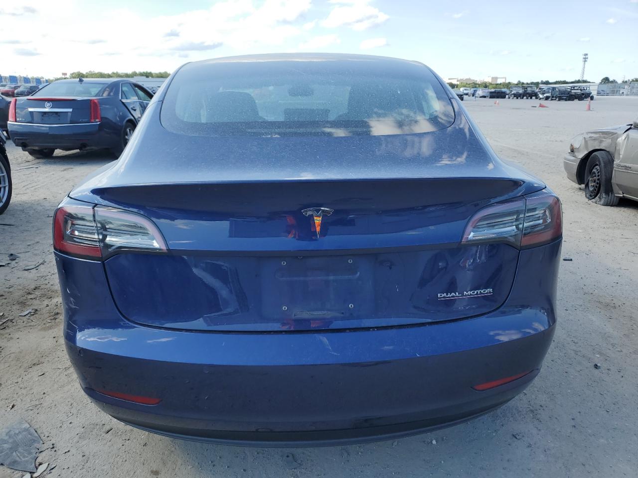 5YJ3E1EB0JF094527 2018 Tesla Model 3