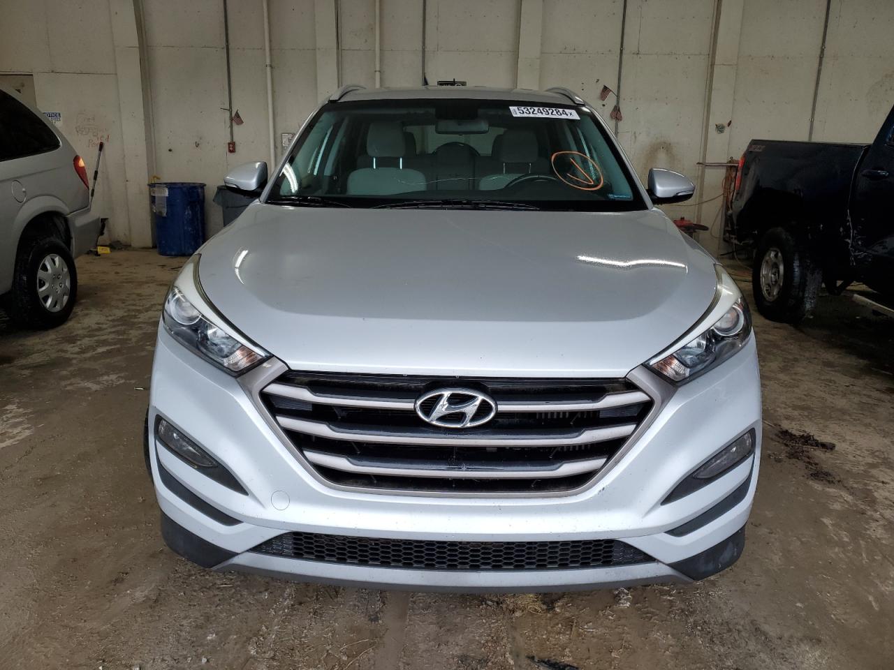 2016 Hyundai Tucson Limited vin: KM8J33A29GU162639