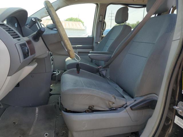 2010 Chrysler Town & Country - Image 7