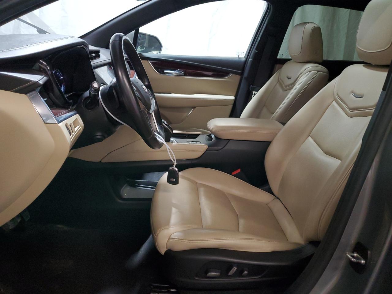 1GYKNDRS7JZ221785 2018 Cadillac Xt5 Luxury