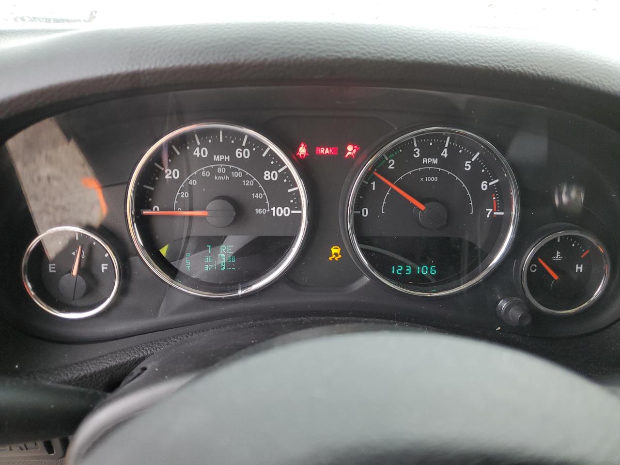 1C4BJWFG8EL141420 2014 Jeep Wrangler Unlimited Rubicon