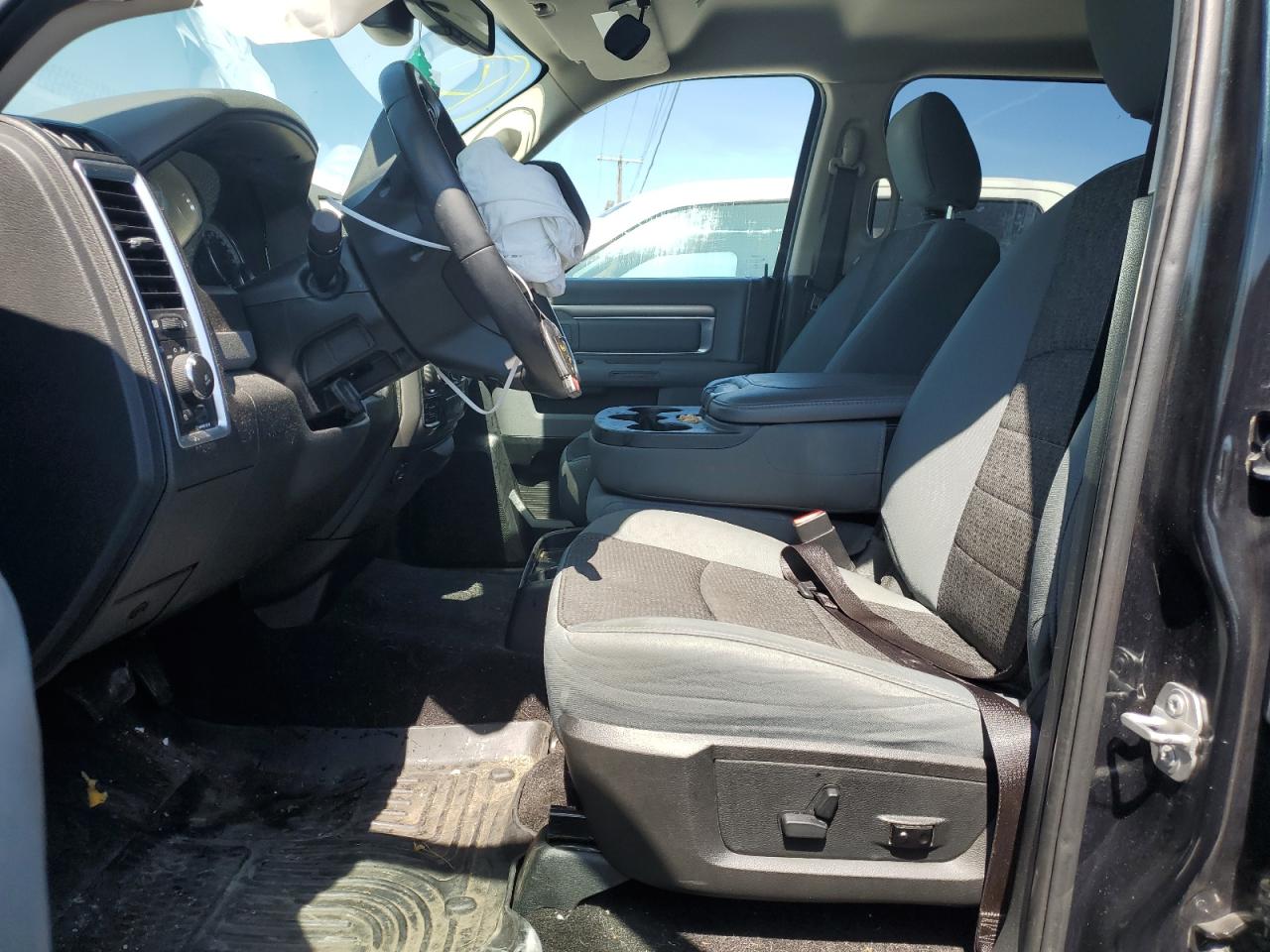 1C6RR7TT8HS792319 2017 Ram 1500 Slt