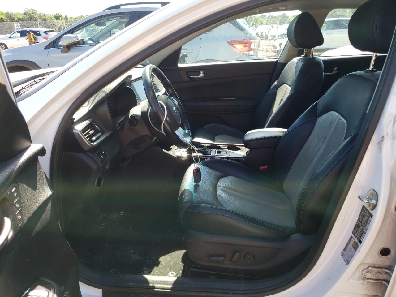 5XXGU4L16KG320469 2019 Kia Optima Ex