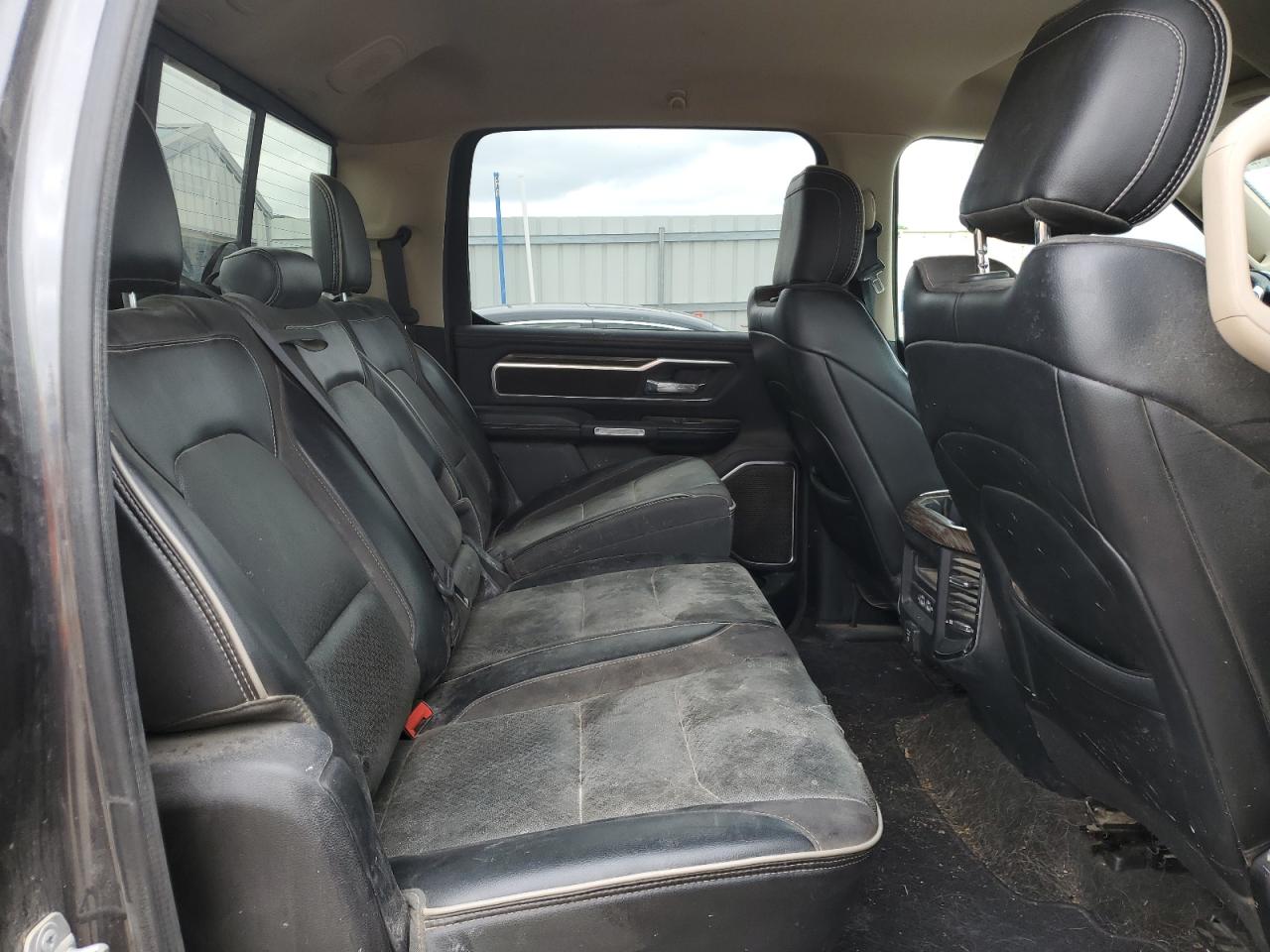 1C6SRFJTXKN702124 2019 Ram 1500 Laramie