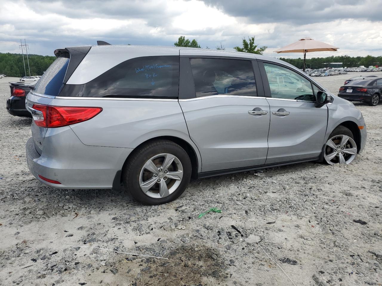 5FNRL6H71JB019288 2018 Honda Odyssey Exl