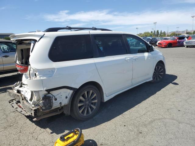 5TDYZ3DC1LS062412 Toyota All Models SIENNA XLE 3