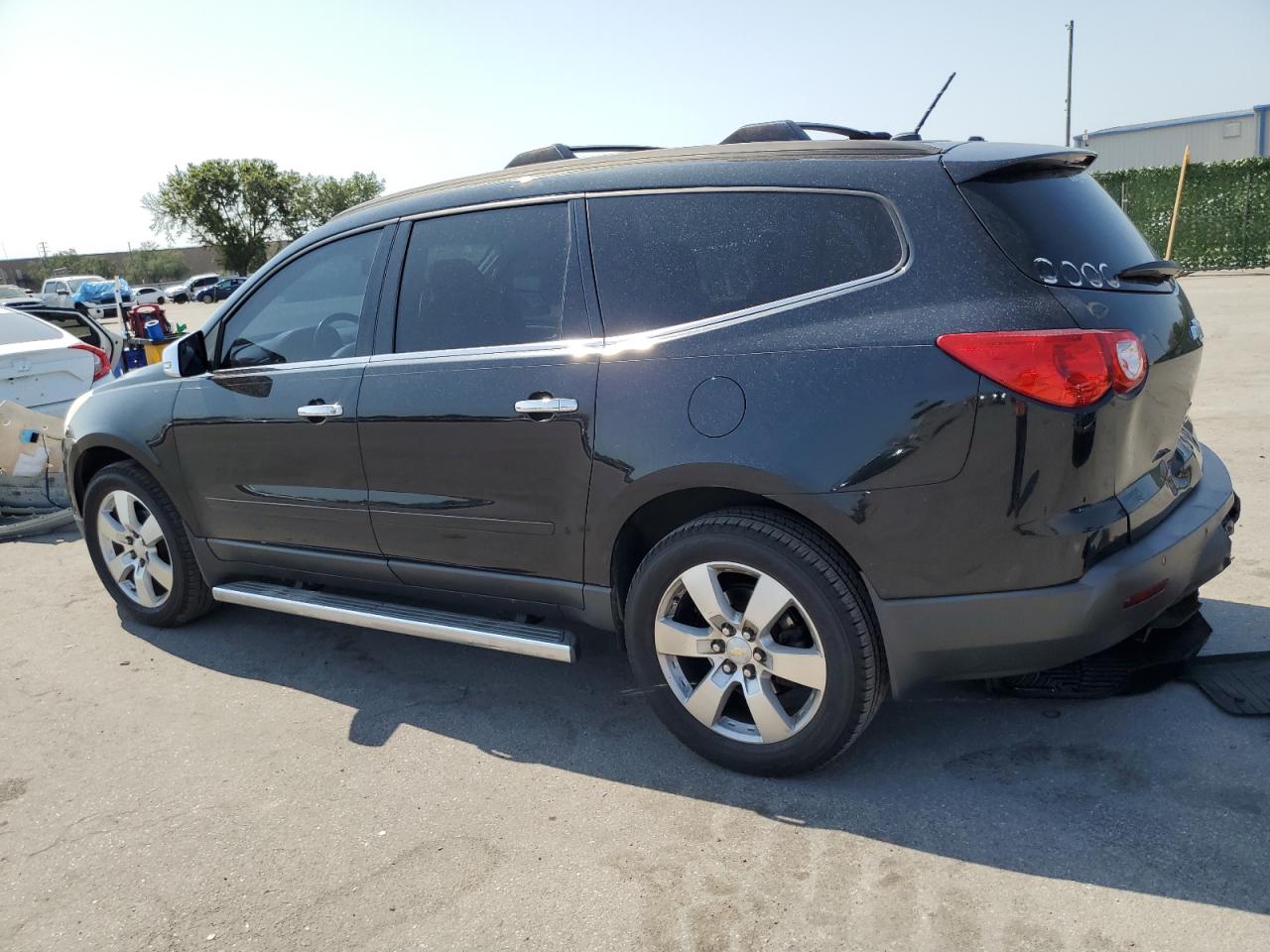 1GNKRGED9CJ172651 2012 Chevrolet Traverse Lt