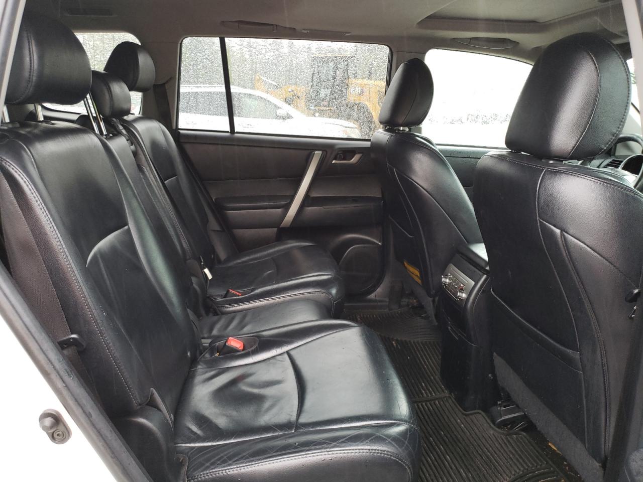 5TDBK3EH3CS133887 2012 Toyota Highlander Base