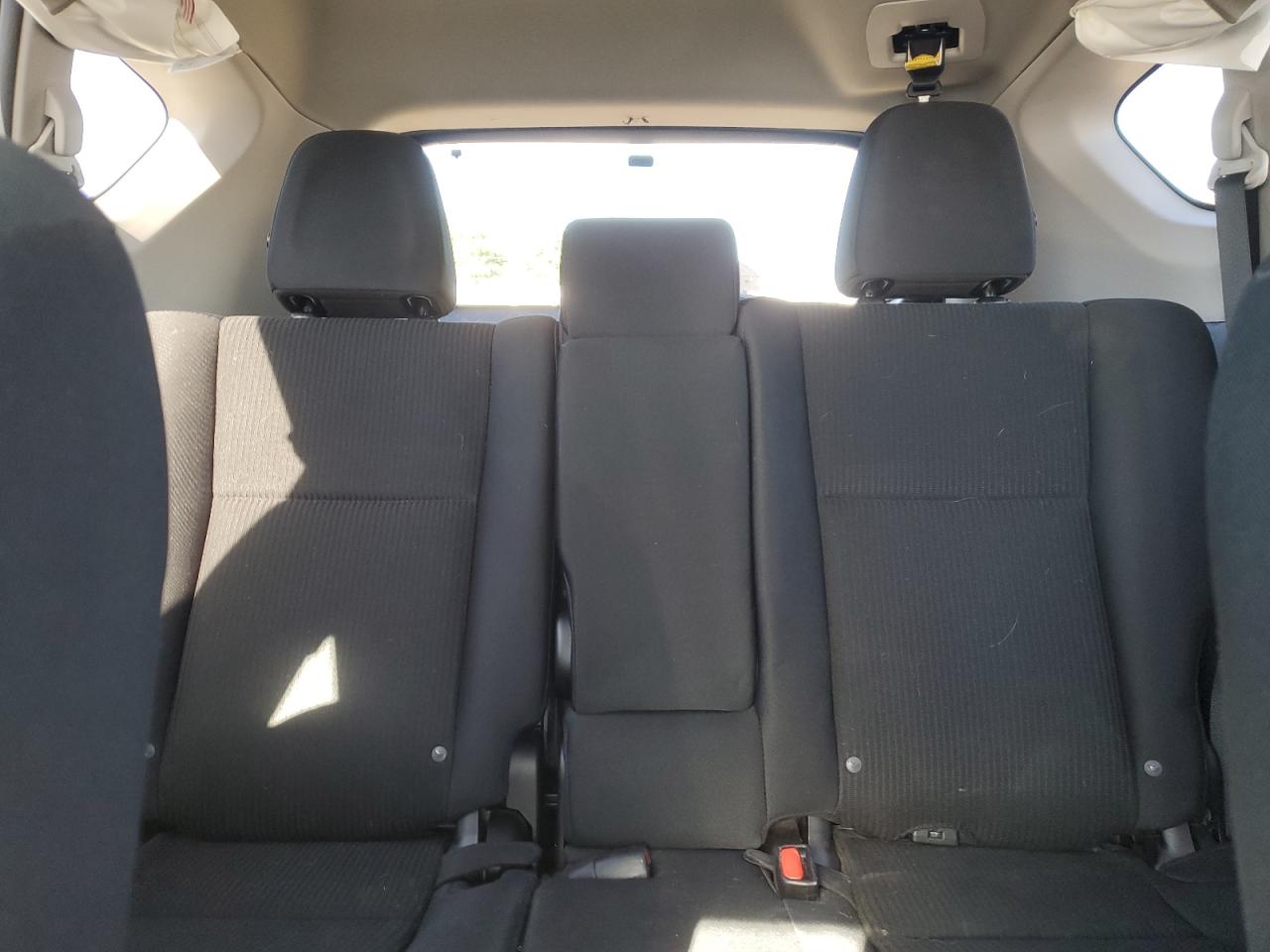 2T3BFREV6HW555381 2017 Toyota Rav4 Le