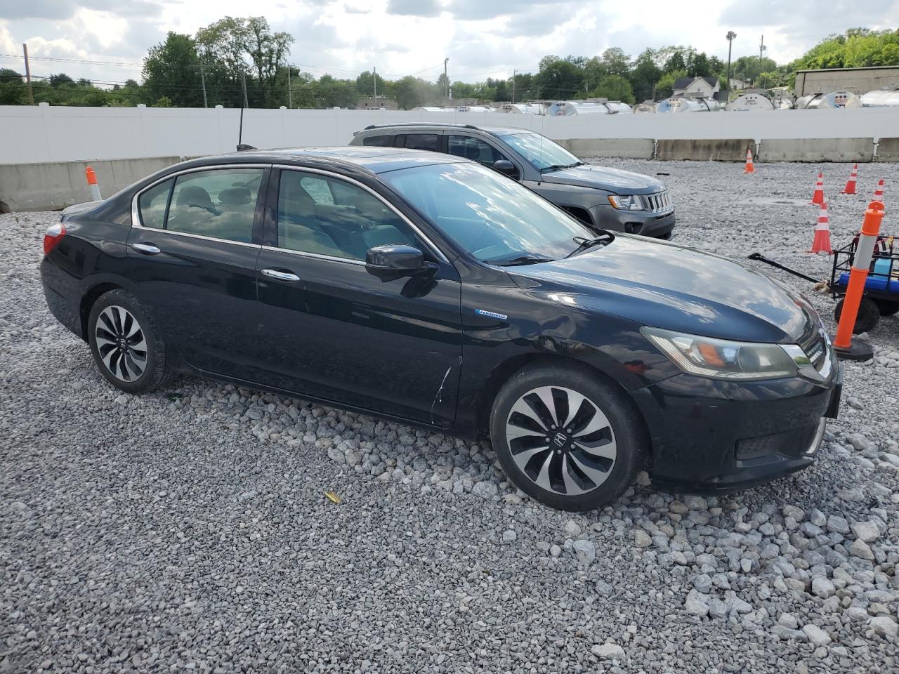 1HGCR6F55EA003875 2014 Honda Accord Hybrid Exl