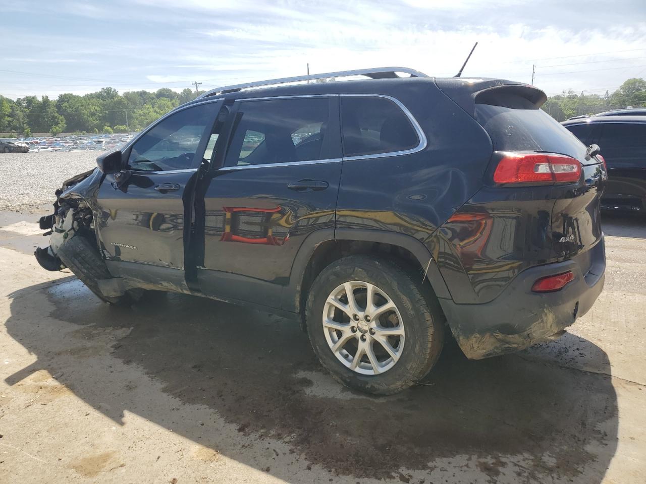 2015 Jeep Cherokee Latitude vin: 1C4PJMCB4FW702408