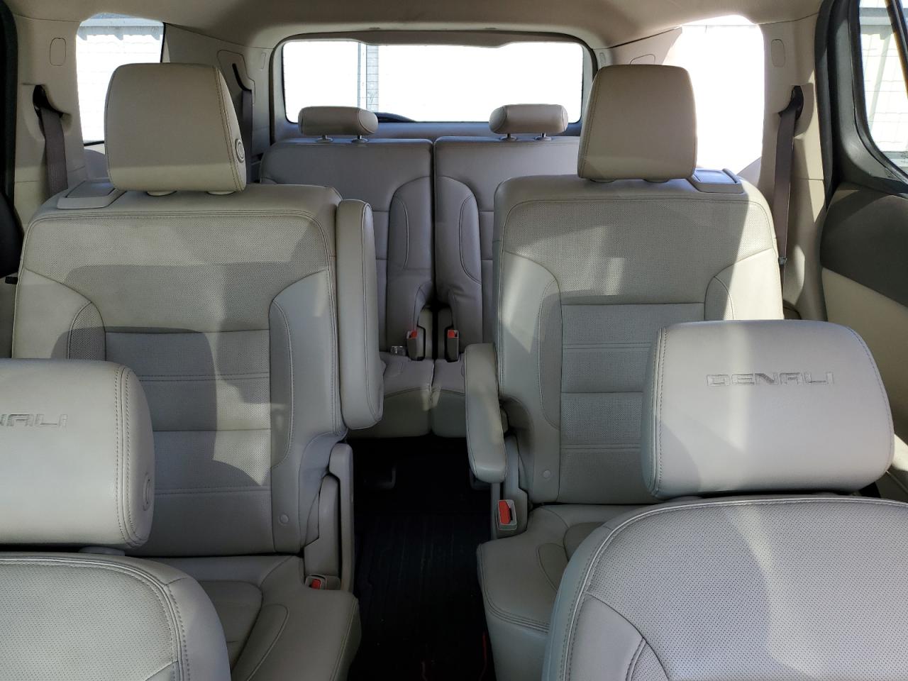 1GKKNXLS4JZ181668 2018 GMC Acadia Denali