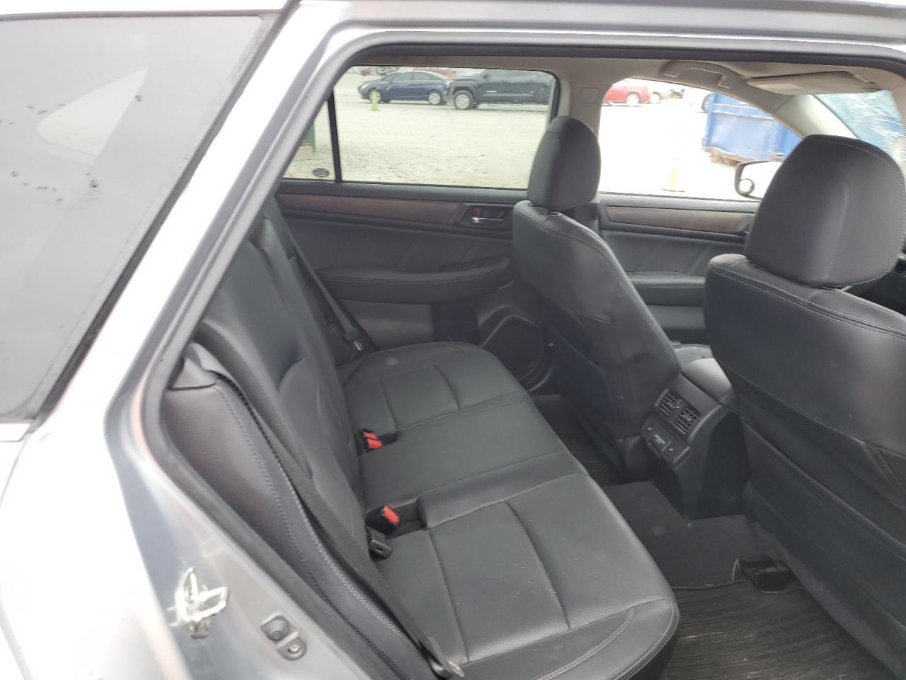 4S4BSANC4J3222631 2018 Subaru Outback 2.5I Limited