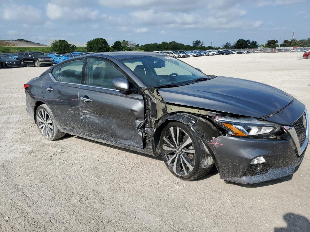 1N4BL4FV9KC215619 2019 Nissan Altima Platinum