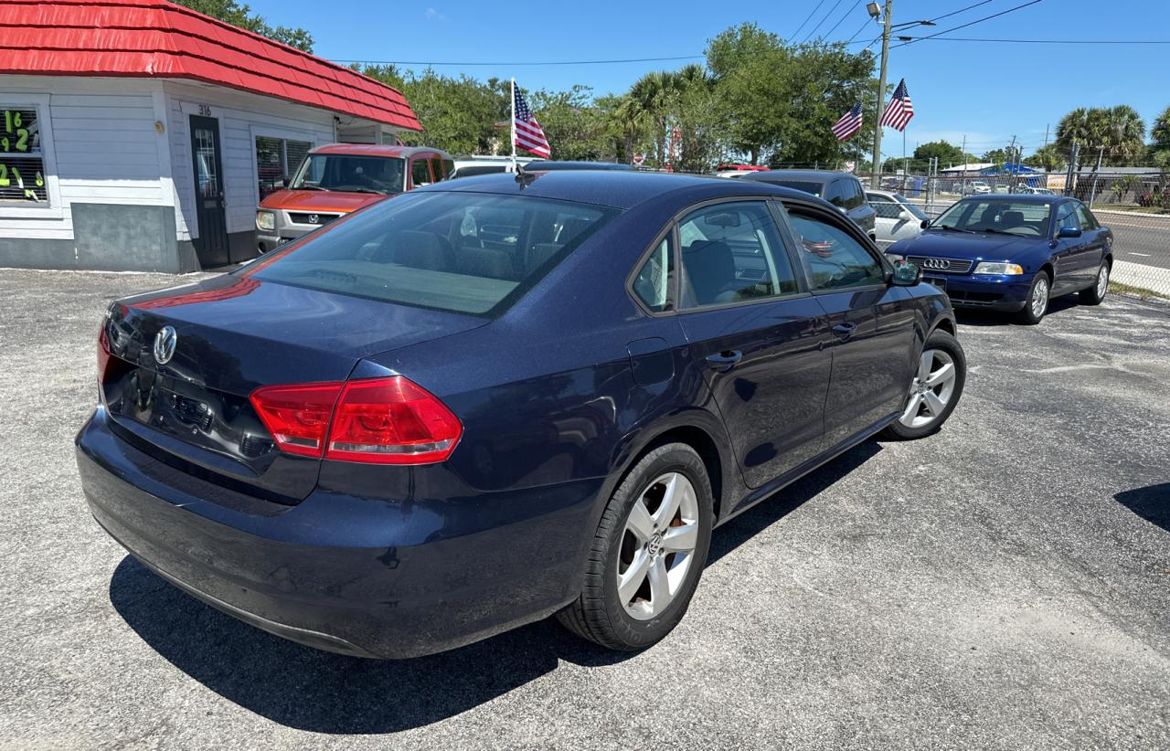 2013 Volkswagen Passat S vin: 1VWAP7A38DC047599