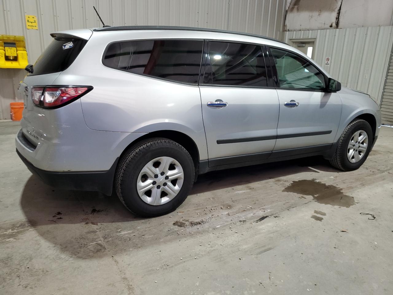 1GNKVFKD4FJ115594 2015 Chevrolet Traverse Ls