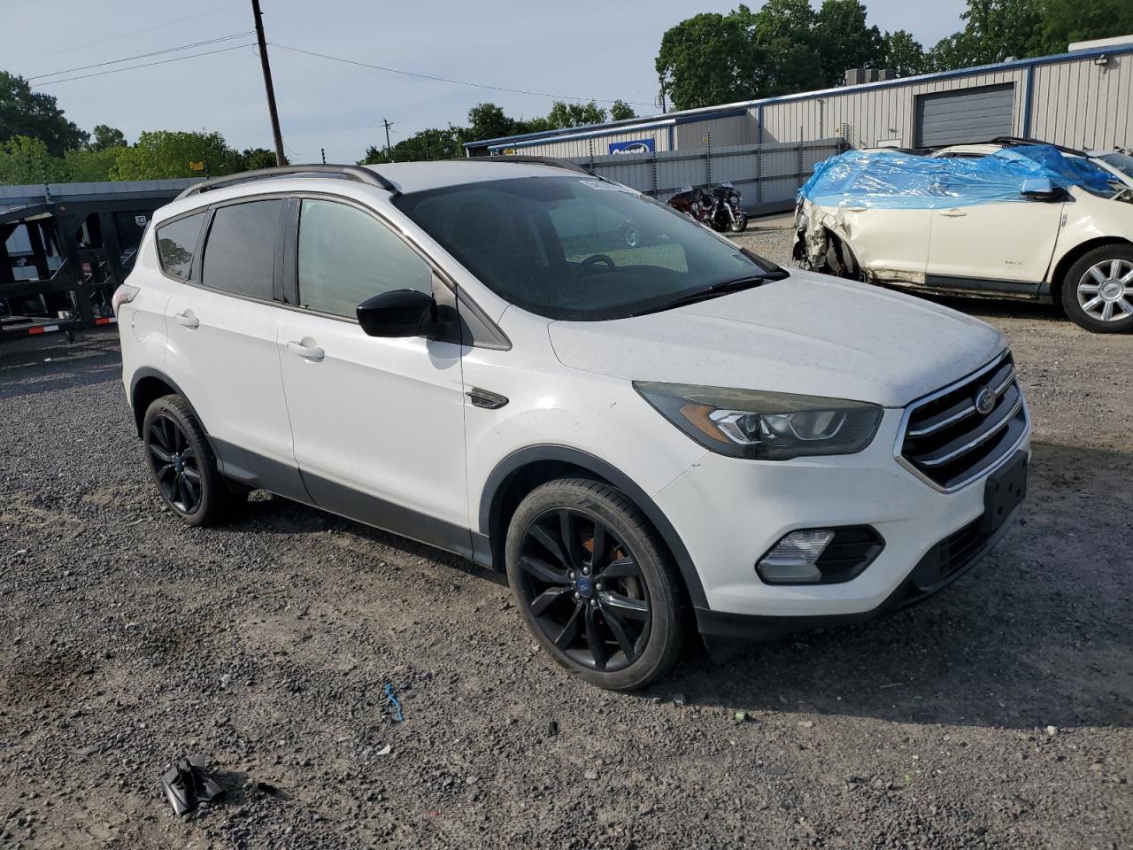 2017 Ford Escape Se vin: 1FMCU0GD8HUA84143