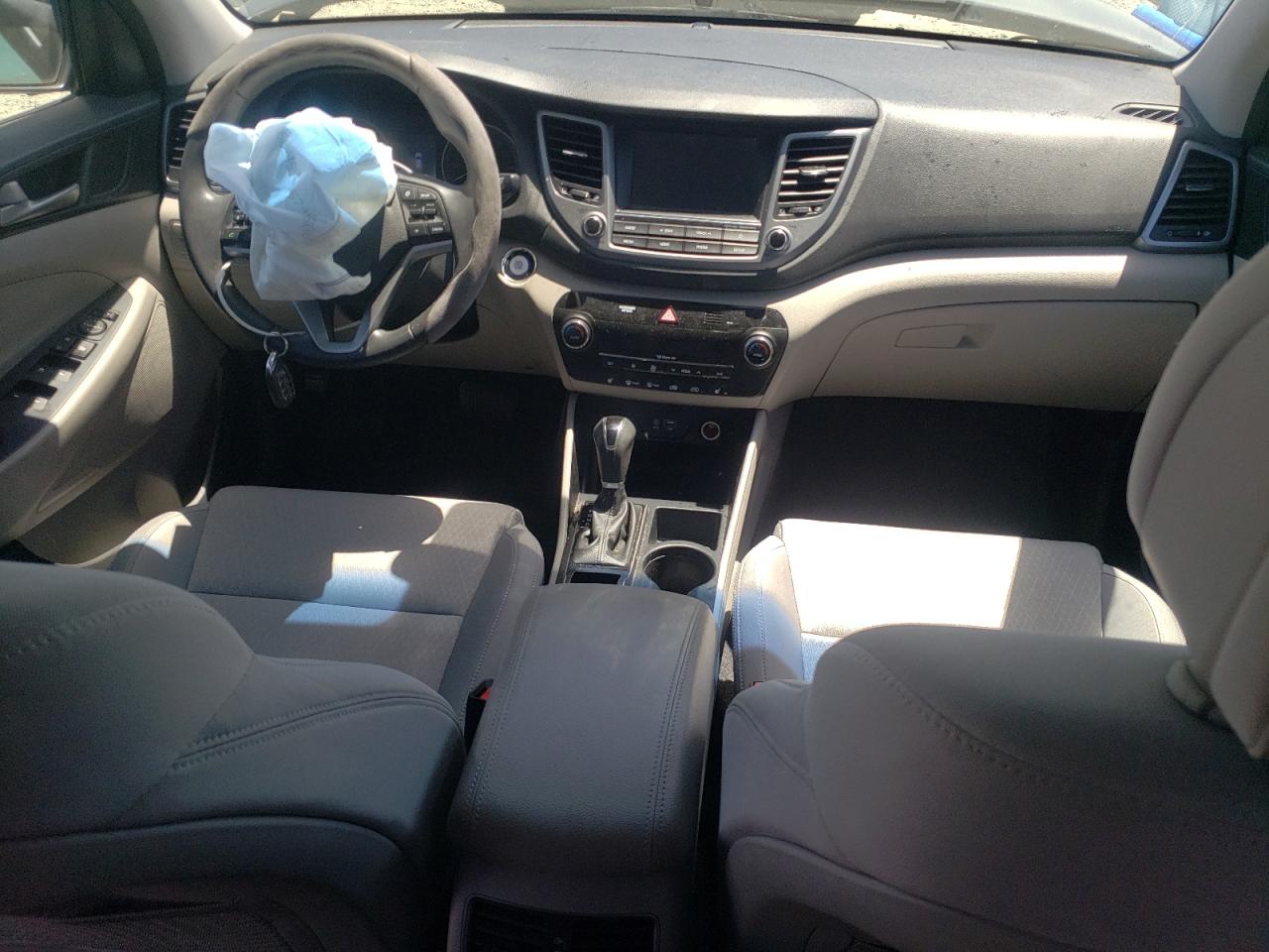 KM8J33A26JU813510 2018 Hyundai Tucson Value