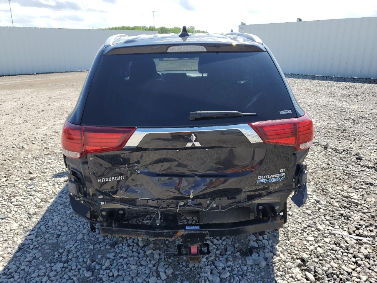 JA4J24A51JZ047366 2018 Mitsubishi Outlander Se
