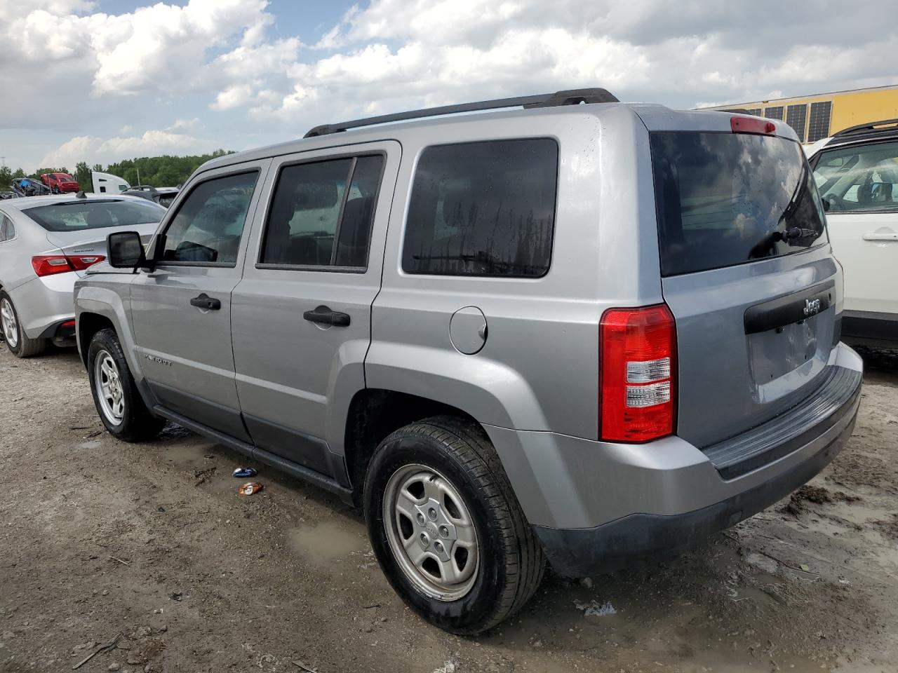 1C4NJPBB2FD358695 2015 Jeep Patriot Sport