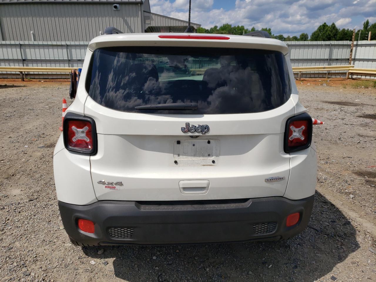 ZACCJBBB4JPH74610 2018 Jeep Renegade Latitude