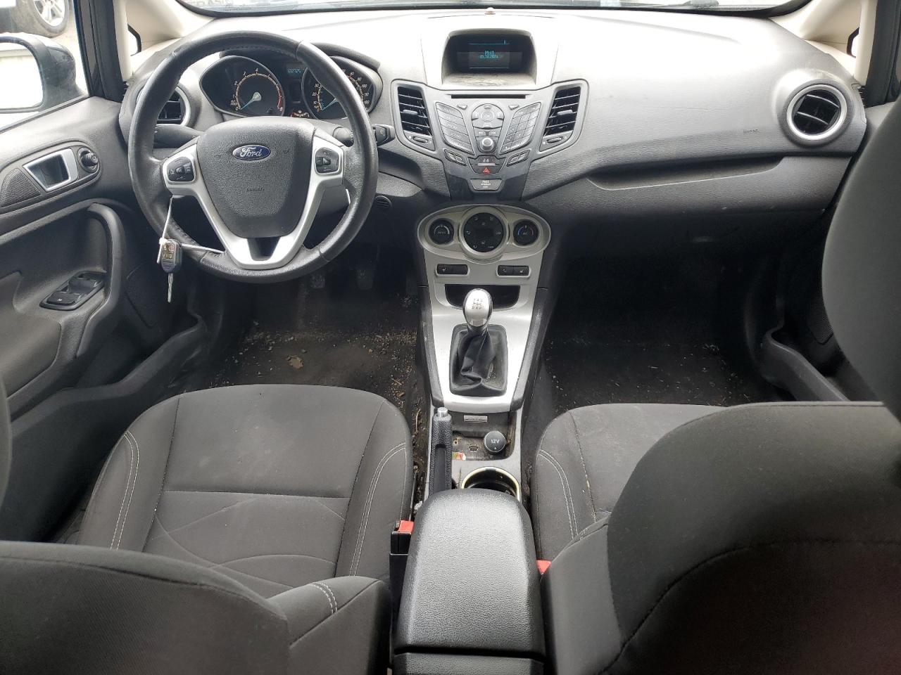 3FADP4EEXFM223814 2015 Ford Fiesta Se