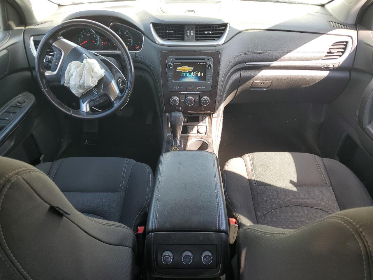 1GNKRGKD8FJ234744 2015 Chevrolet Traverse Lt