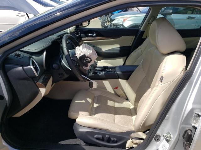 Sedans NISSAN MAXIMA 2017 Srebrny