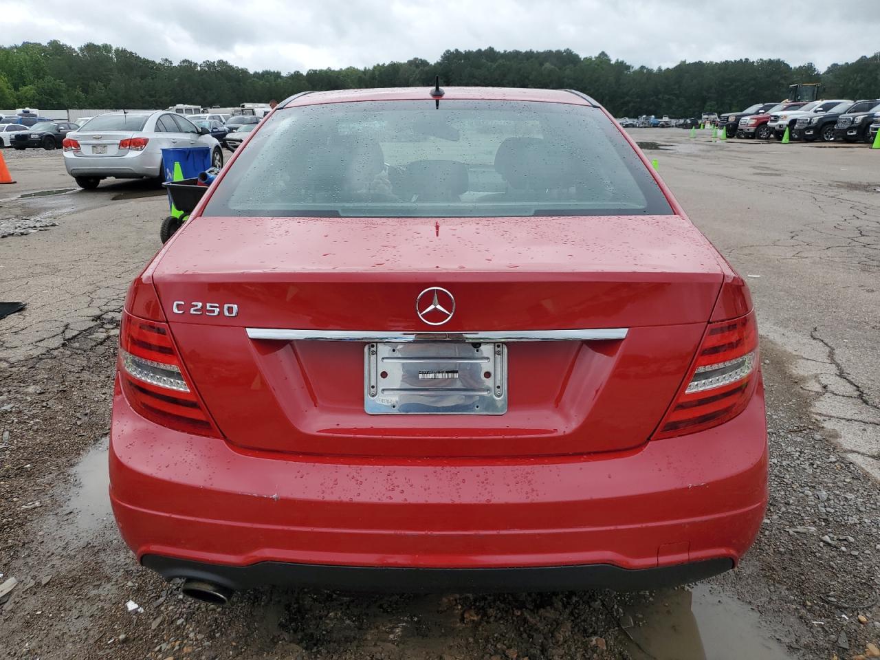 2013 Mercedes-Benz C 250 vin: WDDGF4HB3DR273208