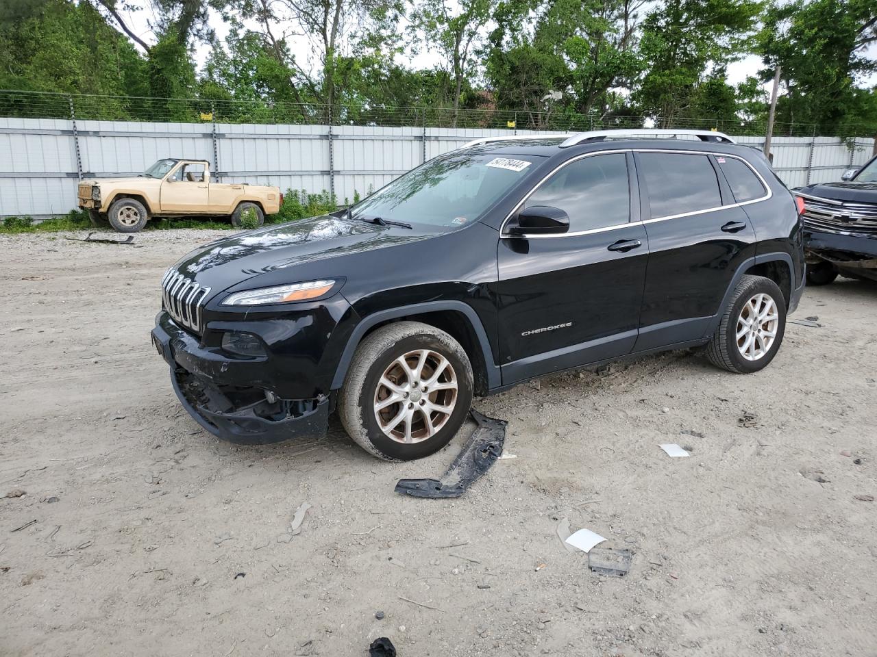 1C4PJLLX1JD510261 2018 Jeep Cherokee Latitude Plus