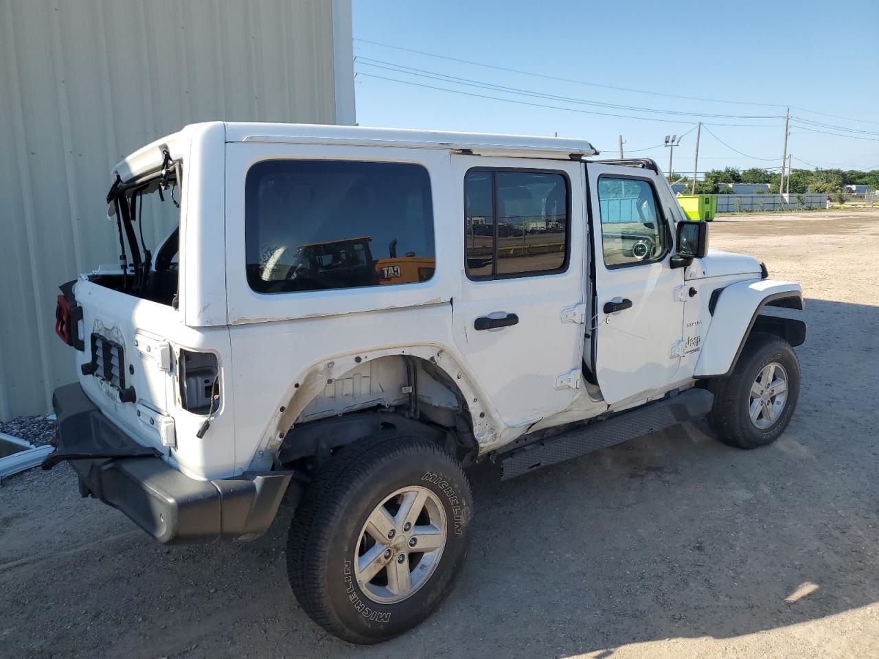 1C4HJXEN4JW245413 2018 Jeep Wrangler Unlimited Sahara