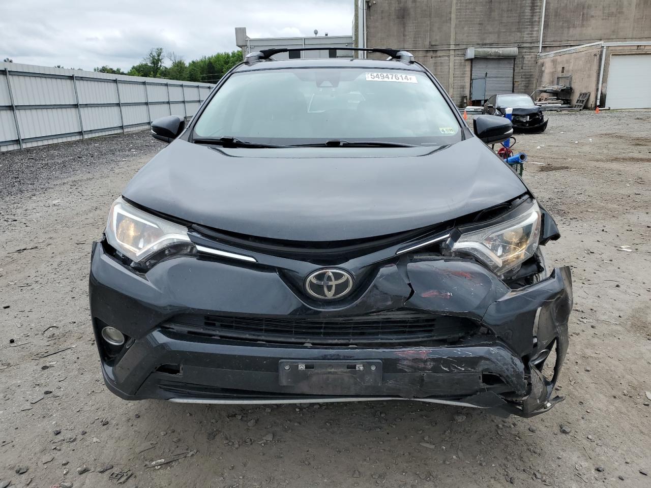 2T3RFREV2HW639406 2017 Toyota Rav4 Xle