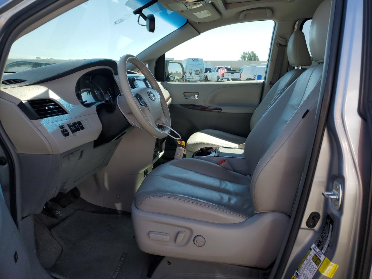 5TDYK3DC4DS402433 2013 Toyota Sienna Xle